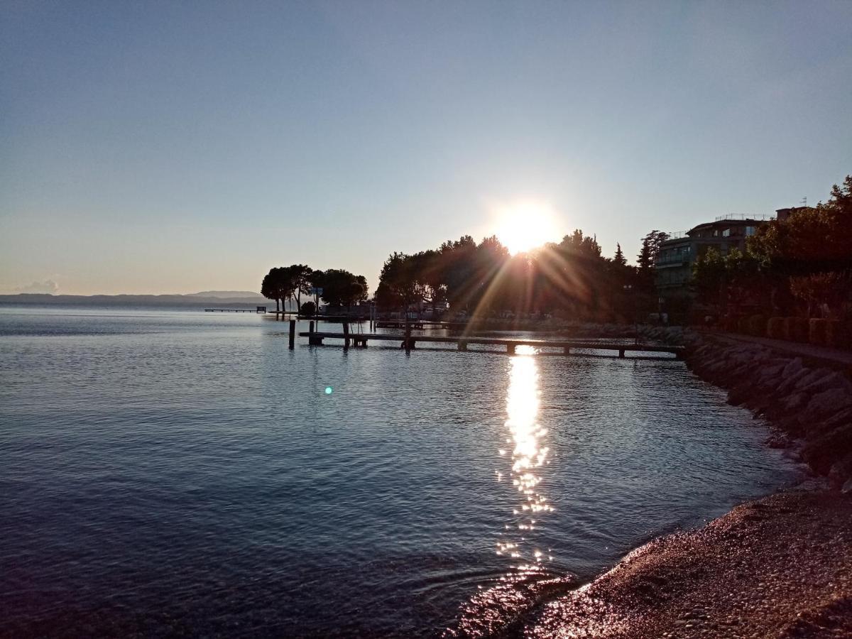 Villetta Daniela - A Due Passi Dalla Spiaggia Sirmione Eksteriør billede